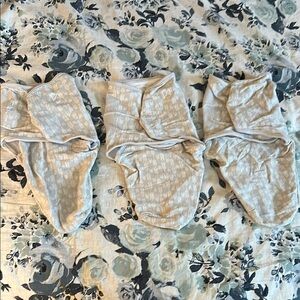 3pk Baby Swaddle Me Swaddle blankets - Sz Small